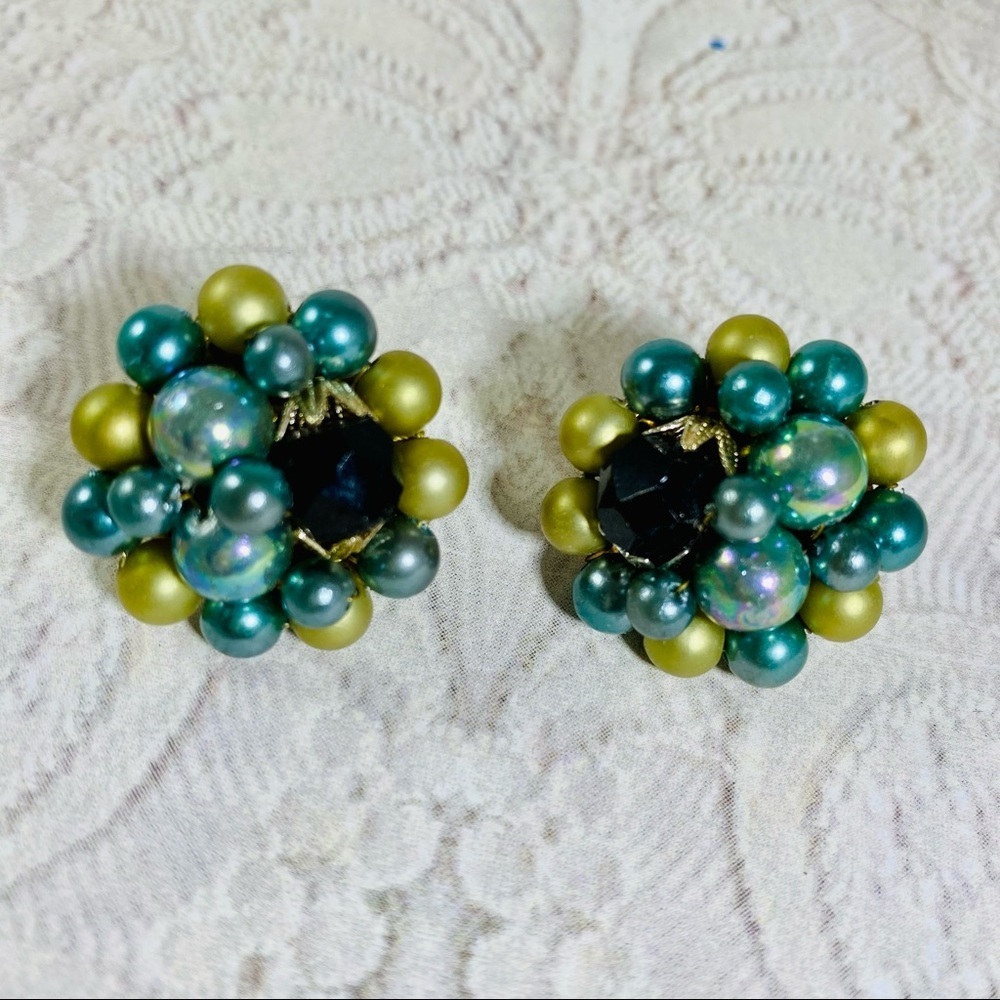 Sea green multi Pearl cluster clip earrings 1960’s